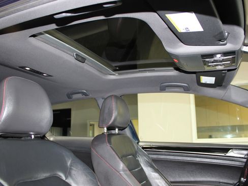 Used 2015 Volkswagen GTI SE FWD image 28