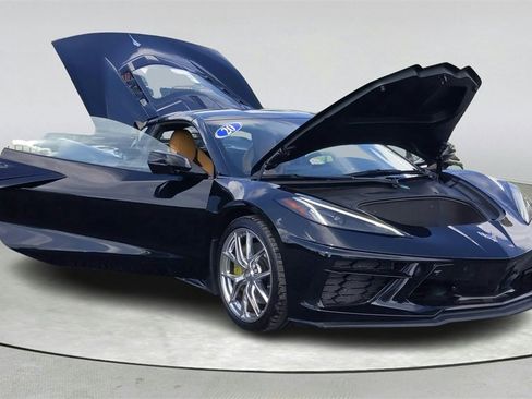 Used 2020 Chevrolet Corvette Stingray Premium Cpe w/ 3LT Preferred Equipment Group image 8