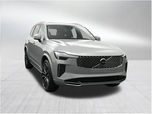 New 2026 Volvo XC90 B6 Plus AWD/4WD image 3