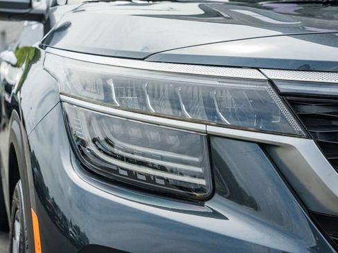 Used 2021 Kia Seltos SX w/ SX Sunroof Package AWD/4WD image 15