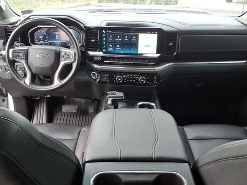 Used 2023 Chevrolet Silverado 1500 RST AWD/4WD image 6