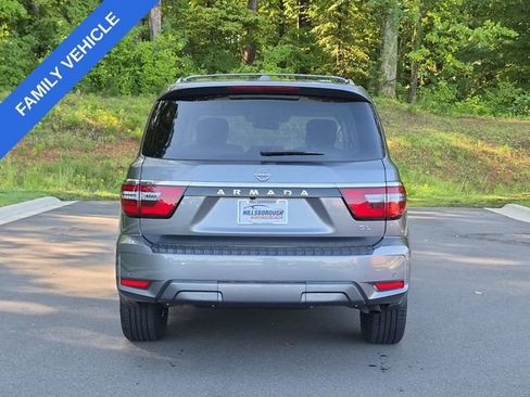 Used 2022 Nissan Armada SL w/ Captain's Chairs Package AWD/4WD image 12
