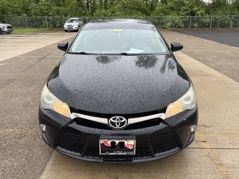 Used 2015 Toyota Camry SE FWD image 2