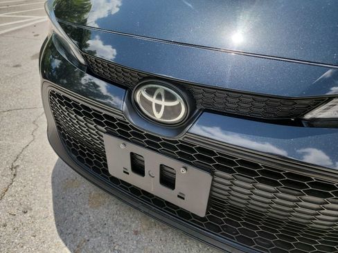 Used 2022 Toyota Corolla LE FWD image 3