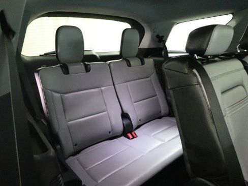 Used 2021 Ford Explorer XLT w/ Equipment Group 202A AWD/4WD image 12