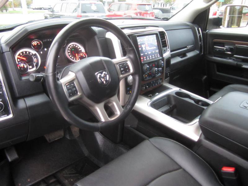 Used 2018 RAM 1500 Laramie AWD/4WD image 11