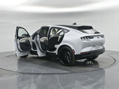 Used 2021 Ford Mustang Mach-E Premium image 35