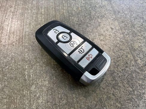 Used 2024 Ford Edge SEL w/ Convenience Package image 11