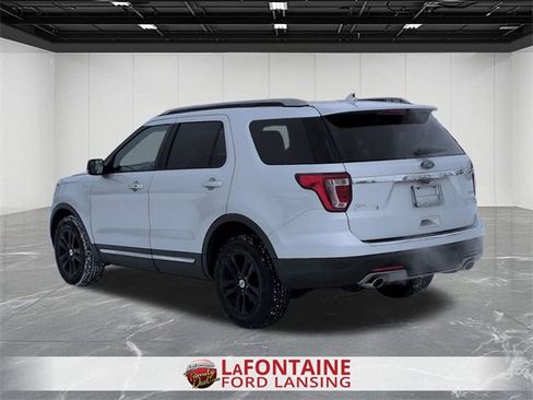 Used 2018 Ford Explorer XLT w/ Equipment Group 201A image 3