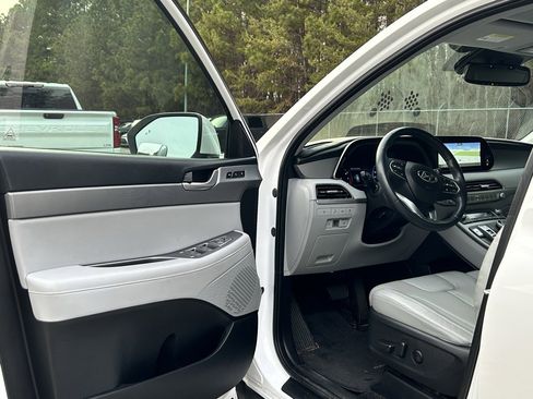Used 2022 Hyundai Palisade SEL w/ Premium Package image 4