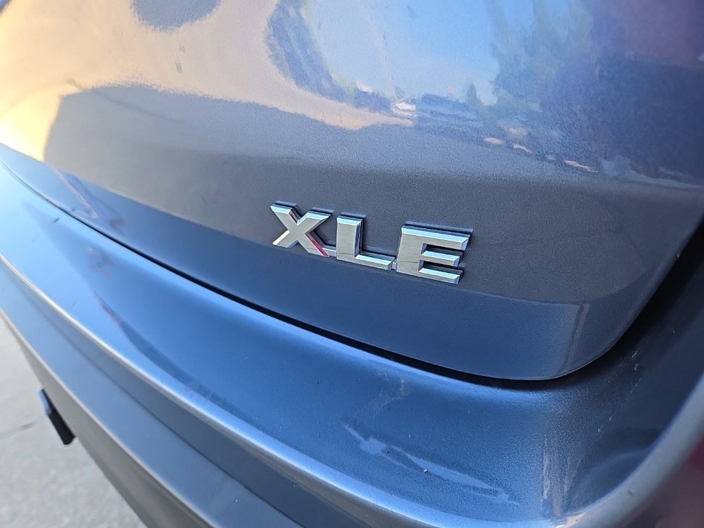 Used 2019 Toyota Highlander XLE FWD image 21
