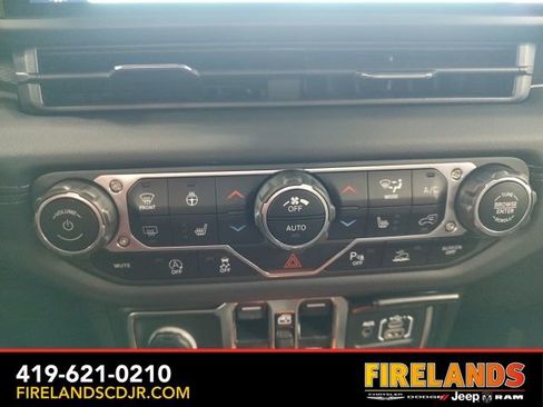 New 2025 Jeep Wrangler Sahara image 24