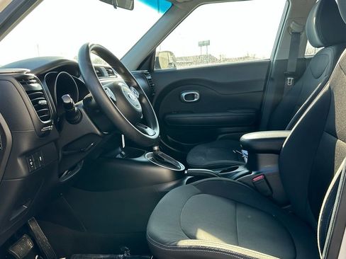 Used 2016 Kia Soul image 11