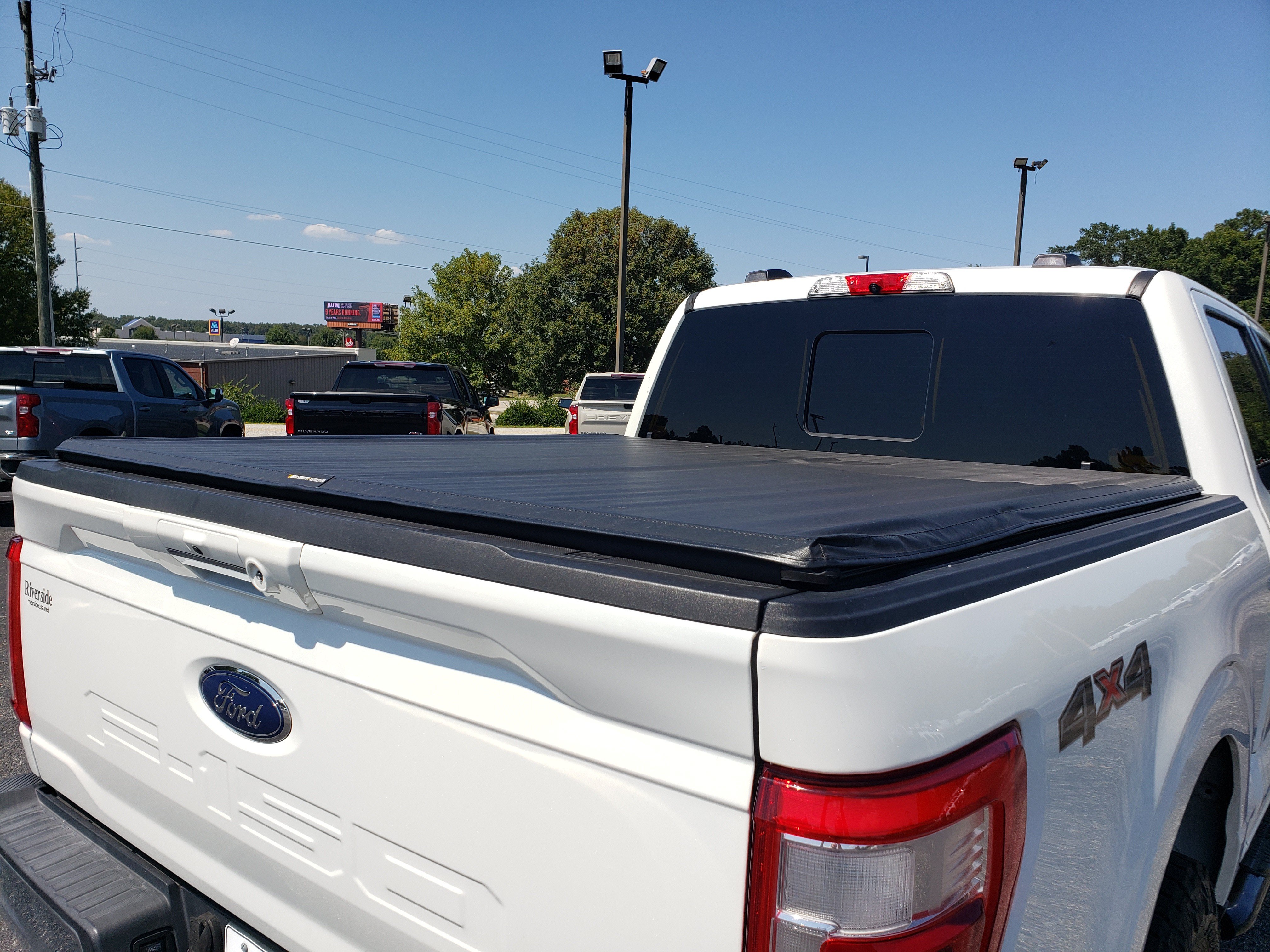 Used 2022 Ford F150 Lariat AWD/4WD image 9