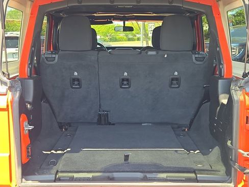 Used 2020 Jeep Wrangler Unlimited Sahara AWD/4WD image 13