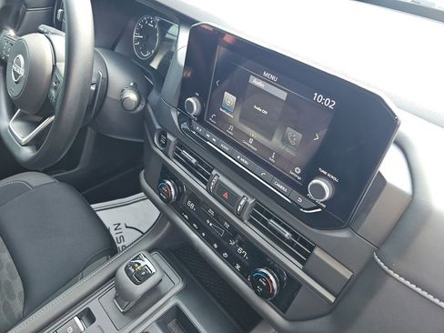 Used 2025 Nissan Pathfinder S image 18