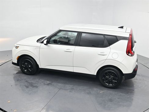 Certified 2022 Kia Soul LX w/ Technology Package image 43