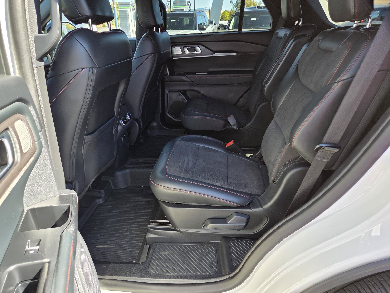 Used 2025 Ford Explorer ST w/ Sun And Sound Package AWD/4WD image 13