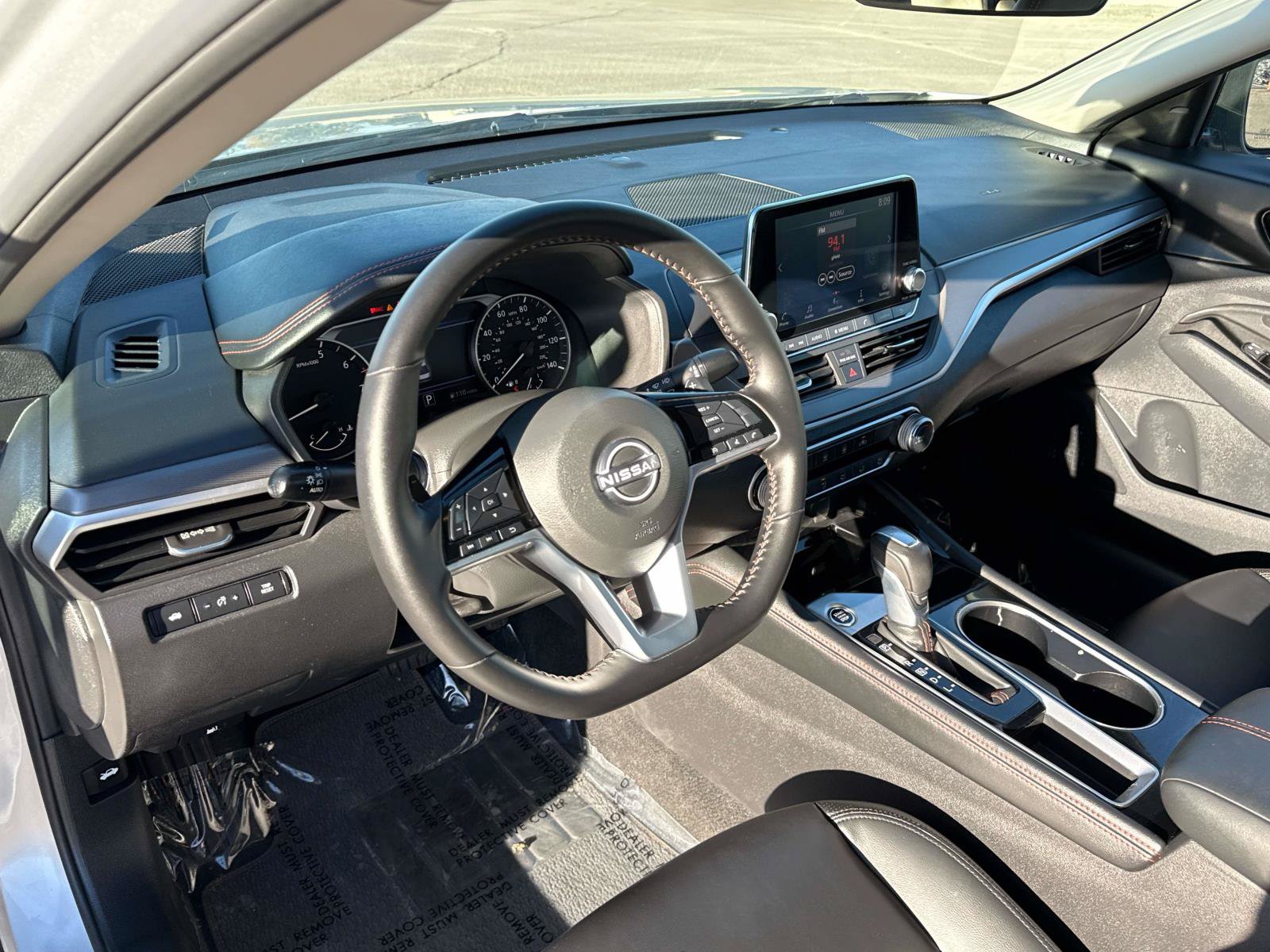 Used 2025 Nissan Altima 2.5 SR FWD image 11