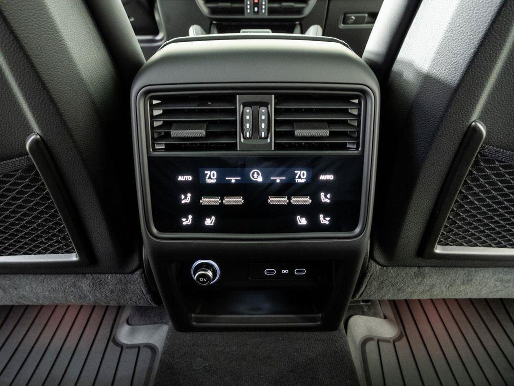 Used 2026 Porsche Cayenne AWD/4WD image 21