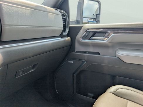 Used 2024 Chevrolet Silverado 3500 LTZ w/ LTZ Convenience Package AWD/4WD image 30