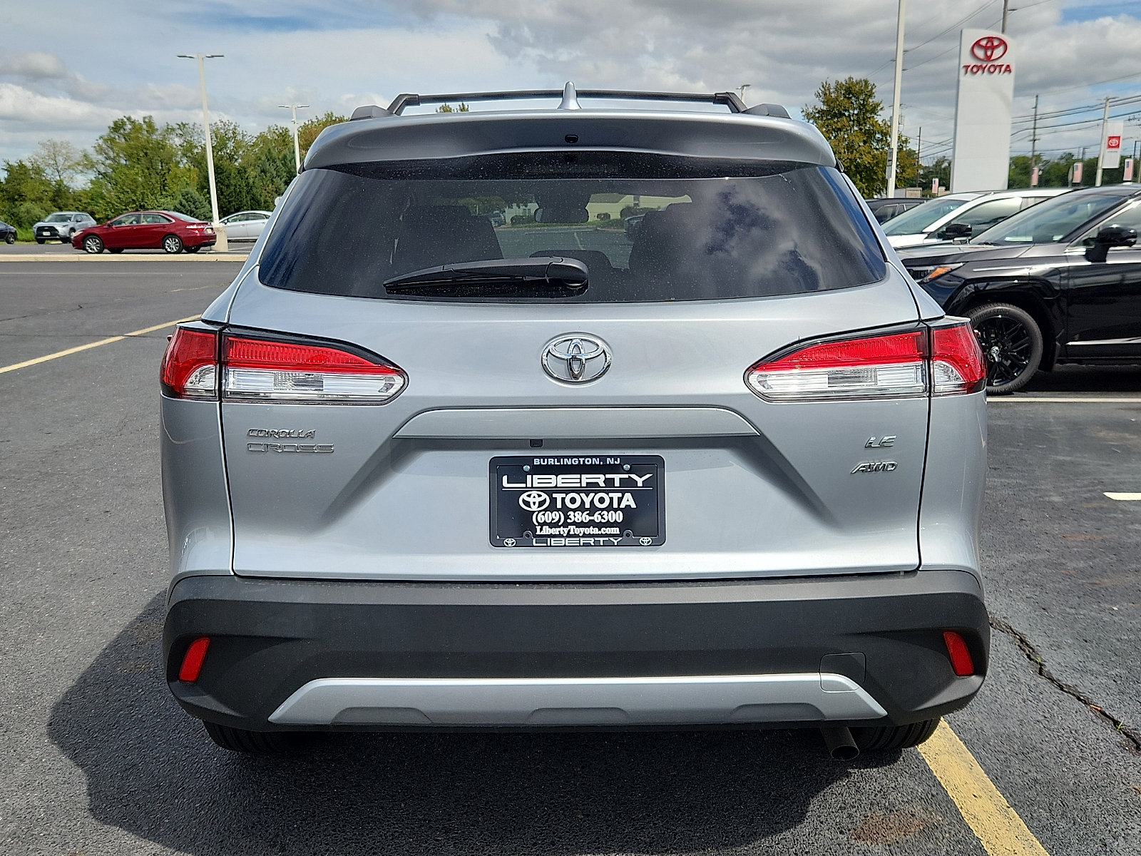 Used 2024 Toyota Corolla Cross LE w/ Moonroof Package AWD/4WD image 5