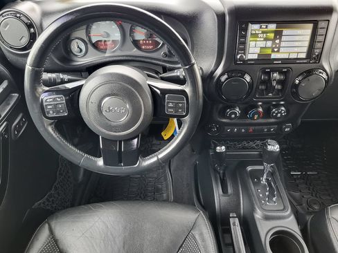 Used 2016 Jeep Wrangler Unlimited Sahara AWD/4WD image 27