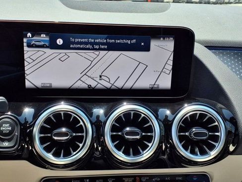 Used 2025 Mercedes-Benz GLA 250 image 14