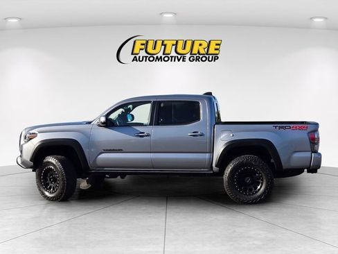 Used 2021 Toyota Tacoma TRD Off-Road w/ Technology Package AWD/4WD image 9