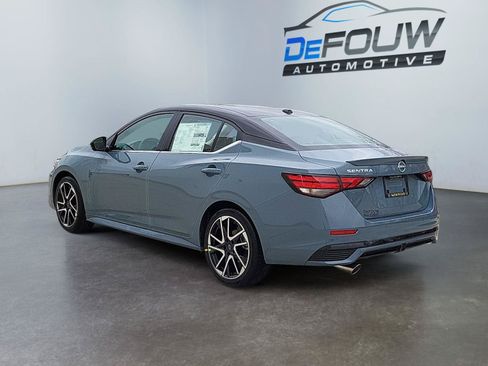Used 2025 Nissan Sentra SR w/ SR Premium Package FWD image 5