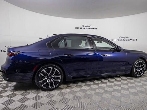 Used 2025 BMW 760i xDrive w/ Executive Package AWD/4WD image 4