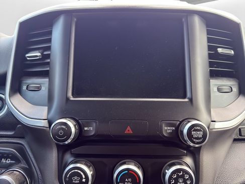 Used 2019 RAM 1500 Big Horn AWD/4WD image 17