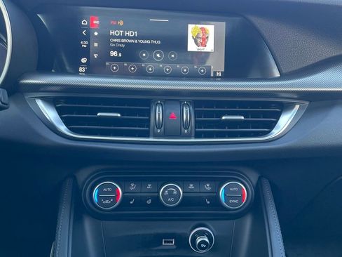 Used 2024 Alfa Romeo Stelvio Veloce image 15