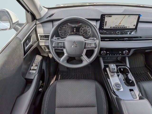 New 2026 Mitsubishi Outlander ES FWD image 15