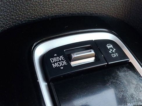 Used 2024 Toyota Corolla SE w/ SE Package image 27