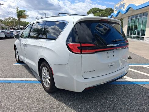 Used 2021 Chrysler Pacifica Touring-L FWD image 7