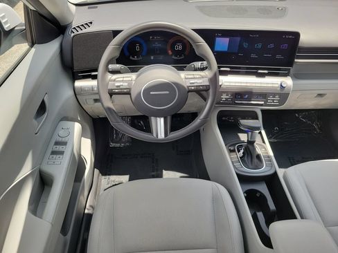Used 2025 Hyundai Kona SEL FWD image 18