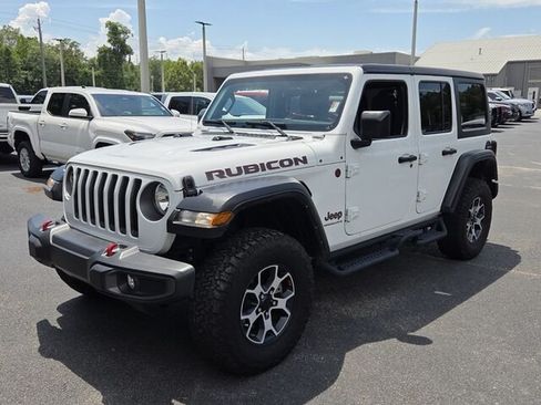 Used 2023 Jeep Wrangler Unlimited Rubicon w/ Cold Weather Group AWD/4WD image 3