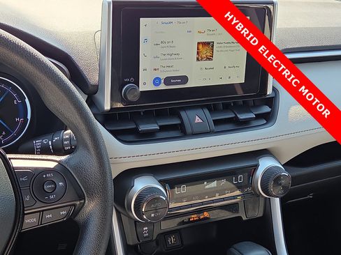 Used 2025 Toyota RAV4 XLE AWD/4WD image 16