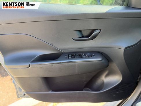 Used 2025 Hyundai Kona SEL AWD/4WD image 17