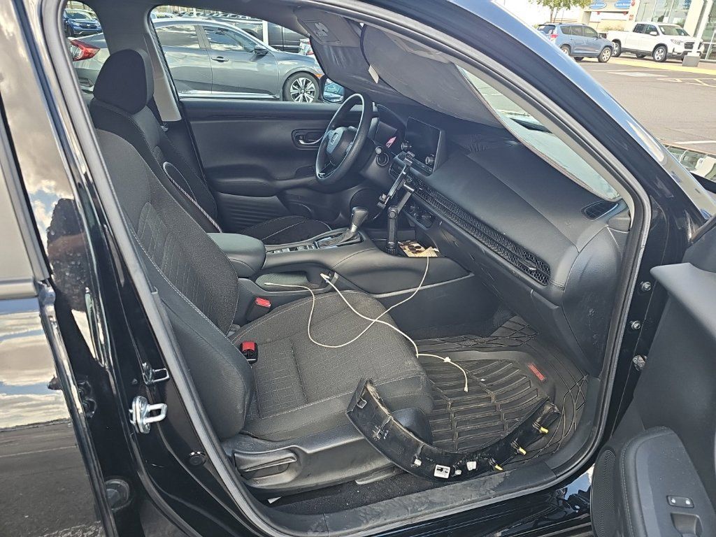 Used 2024 Honda HR-V LX image 10