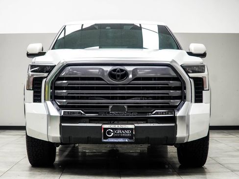 Used 2025 Toyota Tundra Limited AWD/4WD image 9