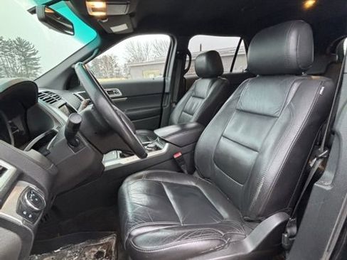 Used 2015 Ford Explorer XLT w/ Equipment Group 202B image 10