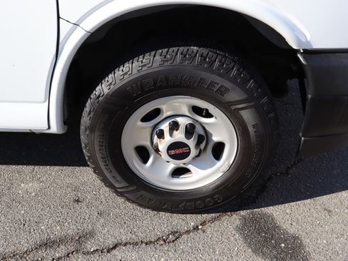 Used 2023 GMC Savana 2500 w/ Driver Convenience Package image 34