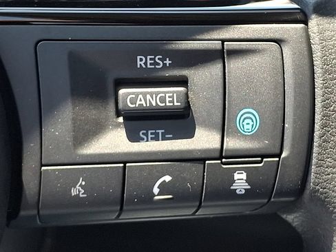 Used 2021 Nissan Rogue SV AWD/4WD image 22