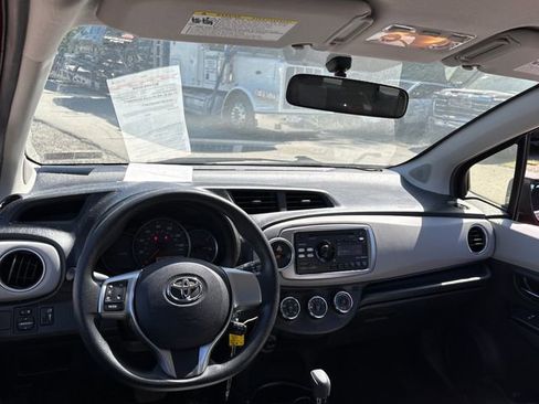 Used 2012 Toyota Yaris LE FWD image 10