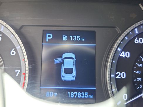 Used 2023 Hyundai Sonata SE w/ Preferred Accessory Package FWD image 11