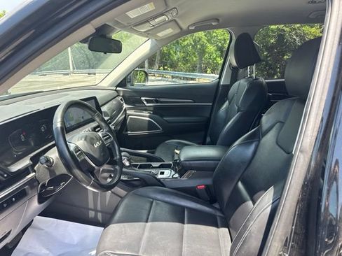 Used 2024 Kia Telluride LX FWD image 9