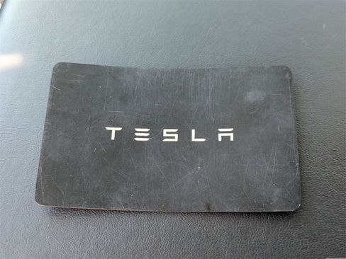 Used 2021 Tesla Model Y Performance image 32