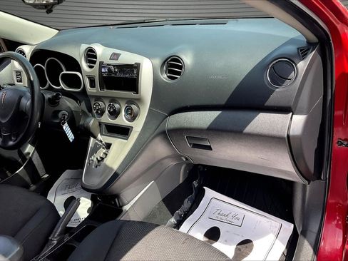 Used 2010 Pontiac Vibe w/ Preferred Package FWD image 24
